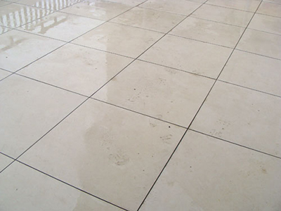 裝修百科解答 客廳地磚要不要留縫？