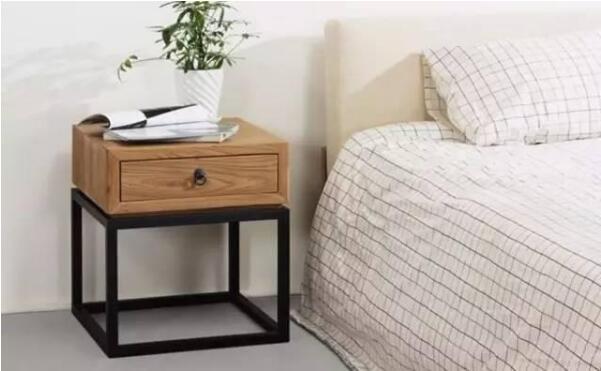房子裝修完，買了床，床頭柜該如何選擇？