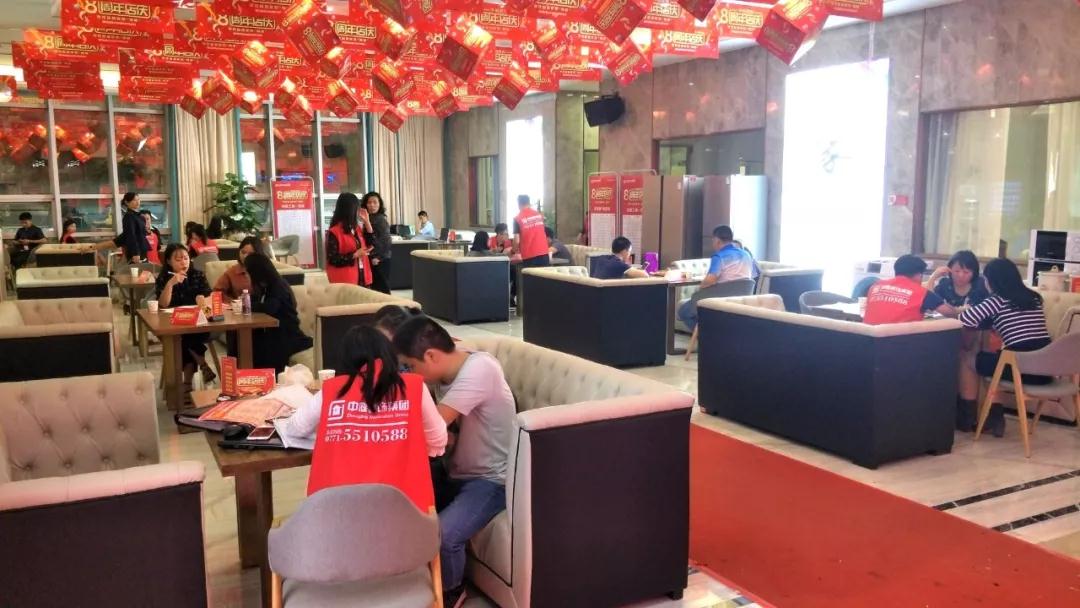 這家公司居然這么火爆，是什么吸引了他們?