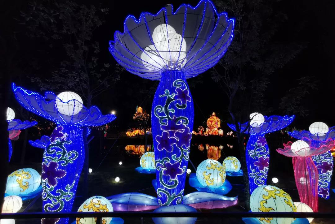 月色燈山滿江河| 裝飾公司和燈展的關(guān)系是？